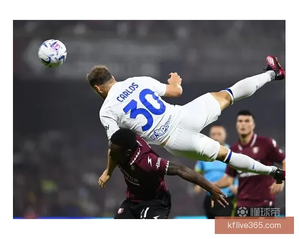 米兰球迷热情助阵 约4000人周六前往训练基地为球队加油